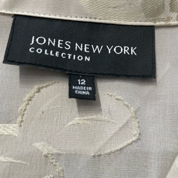 Jones New York collection women’s Blouse size 12 new no tag. - Picture 4 of 5